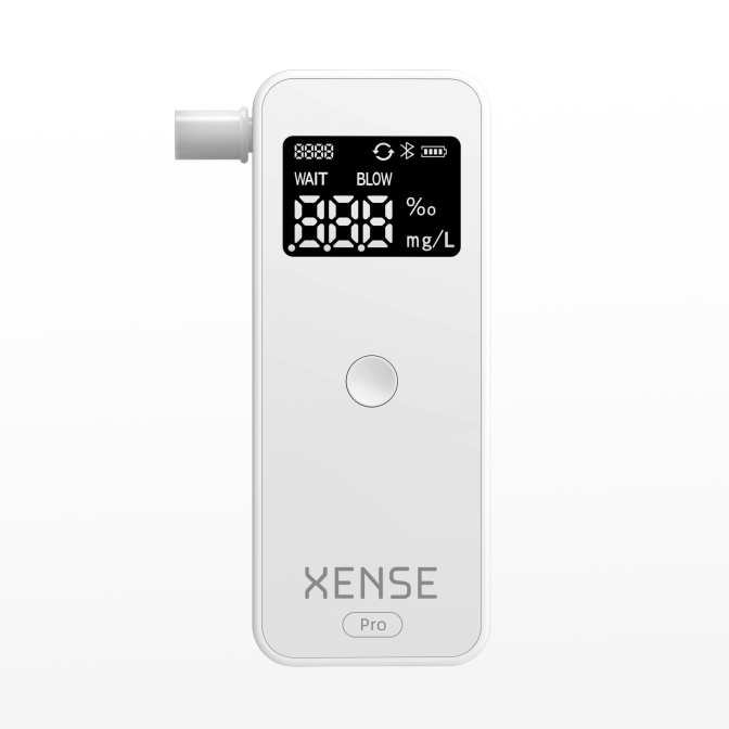 電気化学式で高い測定精度を実現。Bluetooth接続はもちろん、本体に100件まで自動保存