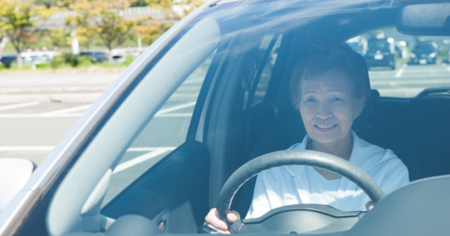 他人名義・親の名義の車で通勤は可能？｜会社がマイカー通勤を許可する際の条件